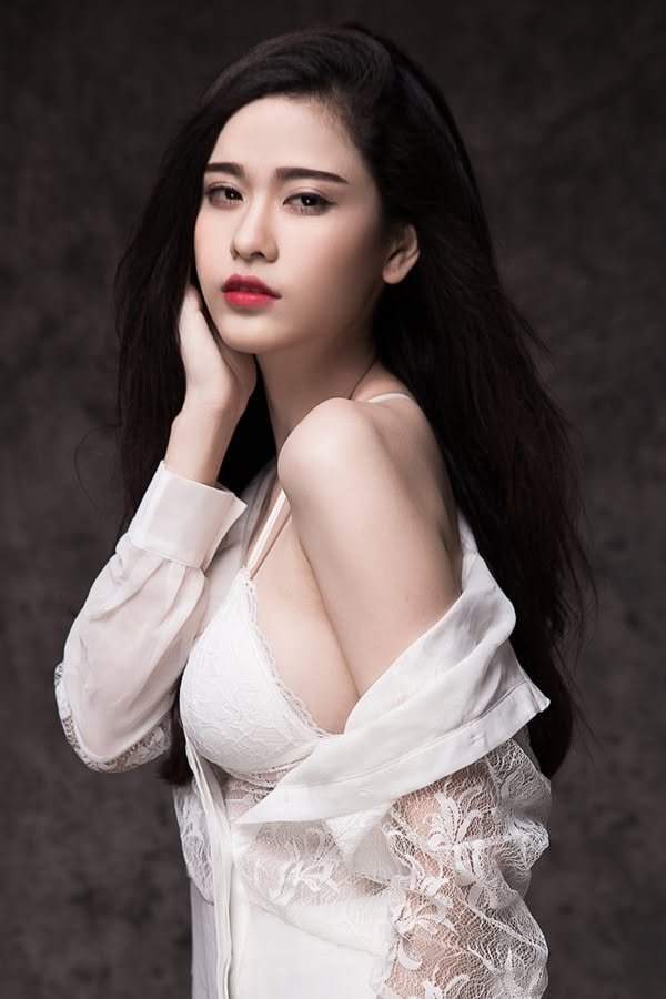 Khám Phá Hình Gái Đẹp Bikini Biểu Tượng Quyến Rũ Của Mùa Hè 2024