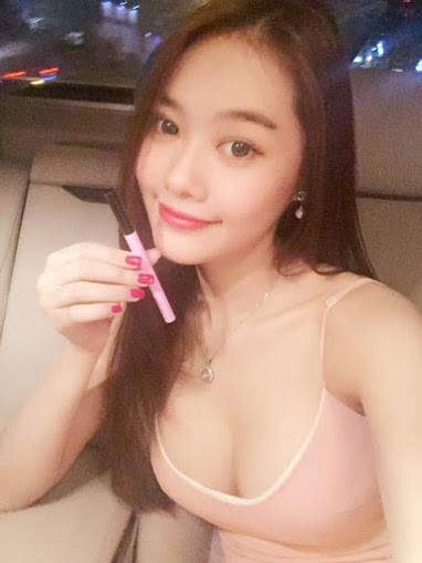 Người Đẹp Gái Nghệ Thuật Hay Tranh Cãi Về Giới Hạn Và Tự Do Biểu Đạt